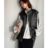 羽織るだけで、モードな存在感。BIGポケットレザー風加工スエードルーズベスト | Classical Elf  | 詳細画像4 