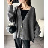 チャコール | ふんわり包み込む暖かさで、冬の定番に。ゴールドボタン使いオーバーサイズVネックニ… | Classical Elf 