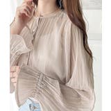 グレイッシュベージュ | 一枚で程よく華やか。前後2wayプリーツ加工ブラウス | Classical Elf
