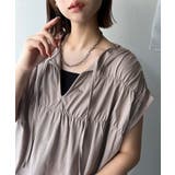 グレイッシュベージュ | 着るだけでオシャレ度ワンランクアップ。綿100％シルケット加工シャーリングトップ… | Classical Elf 