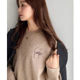 モカ | スウェットライクで”魅せる”大人のリラクシーな1枚。胸元サインロゴ刺繍入りニット… | Classical Elf 