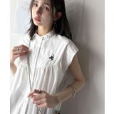 オフホワイト | デイリーからお出かけまで大活躍。フレンチスリーブ胸刺繍ギャザーシャツ | Classical Elf