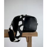 気取らないのに、おしゃれ見え。エンボスショルダーバッグ | Classical Elf  | 詳細画像24 