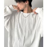 オフホワイト | ゆるさとスタイリッシュを両立。オーバーサイズウェーブ柄ジャガード長袖Tシャツ | Classical Elf Men