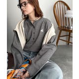 チャコール×オフホワイト | 顔周りスッキリ&胸元刺繍で映える♪配色刺繍ヘンリーネックニット | Classical Elf 