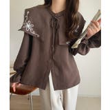 【mily bilet】クラシカルさとモダンさを両立。花刺繍ケープブラウス | Classical Elf  | 詳細画像21 