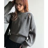チャコールグレー | ヘルシーな肌見せで抜け感をプラス。肩スリット胸刺ニットプルオーバー | Classical Elf