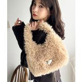 ふわふわ感と高級感で、季節のおしゃれを格上げ。ロゴプレート使いプードルファーラウ… | Classical Elf | 詳細画像14