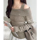 モカ | 【mily bilet】抜け感たっぷり大人の肌見せ。ワンオフショルアクセントボタ… | Classical Elf