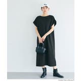 ［Black］ | 〈26ss新色登場〉エンボスボートネックワンピース【速乾・イージーケア】 | coca
