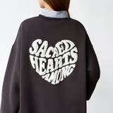 後ろ姿まで可愛い。サガラ刺繍ハートロゴトレーナー スウェット ロゴトレーナー | COCOMOMO | 詳細画像42 