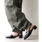 ブラック | 【25年秋冬新作】ポインテッドトゥ クロスデザイン ストラップパンプス | DEMETER