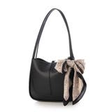 ブラック | カシュカシュ cachecache スカーフチャーム付きロングハンドルトート | UNBILLION