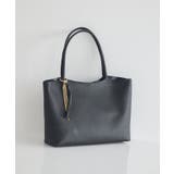 ブラック | 【軽量】チャーム付きトートバッグ | earth music&ecology 