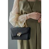 ブラック | niana ニアナ ブラスカットフラップバッグ | Fashion Letter