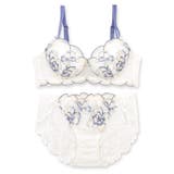 自然体の「可愛さ」軽いつけごこちが魅力のナチュラルバストメイク 「パルテール」 | fran de lingerie | 詳細画像2