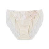 リュクスが寄り添うGRACE soin Luminousヒップに心地よくフィット… | fran de lingerie | 詳細画像2 