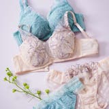 ピンク | 暑さに負けない軽い速乾シリーズすっきりラインの谷間メイクブラ | fran de lingerie