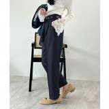 ネイビー | 脚長効果抜群の美脚ライン。センタータックテーパードパンツ | futier land