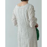 1枚でコーデが完成する美シルエットワンピース ドット柄ギャザースリーブワンピース | Re:EDIT | 詳細画像15