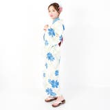 淡い格子状に入ったラインに鮮やかなブルーの花柄がかわいい浴衣3点セット | GRAXIA | 詳細画像3