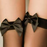 大き目の艶のあるリボンが目を引き素肌への透け感が色っぽさを漂わせるニーハイストッ… | GRAXIA | 詳細画像14 