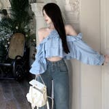たっぷりフリルをあしらったブローチ付きオフショルトップス(TOPS) | GRAXIA | 詳細画像6 