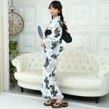 白地に黒の梅の花が優雅に配置されたモノクローム浴衣3点セット(YUKATA) | GRAXIA | 詳細画像3