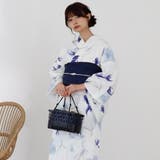 柔らかな生成りに青く揺らめく金魚が涼を呼び大人の女性の清廉な美しさを引き立てる浴… | GRAXIA | 詳細画像7