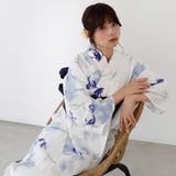 柔らかな生成りに青く揺らめく金魚が涼を呼び大人の女性の清廉な美しさを引き立てる浴… | GRAXIA | 詳細画像10
