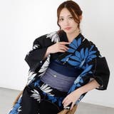 黒地に咲く鮮やかな青と白のマーガレットがモダンで洗練された大人の夏を演出する浴衣… | GRAXIA | 詳細画像10