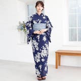 深いネイビーの地に咲く可憐な紫陽花が涼やかな風情を運び大人の女性の美しさを引き立… | GRAXIA | 詳細画像2