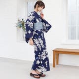 深いネイビーの地に咲く可憐な紫陽花が涼やかな風情を運び大人の女性の美しさを引き立… | GRAXIA | 詳細画像5