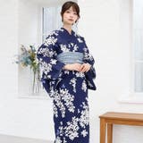 深いネイビーの地に咲く可憐な紫陽花が涼やかな風情を運び大人の女性の美しさを引き立… | GRAXIA | 詳細画像7