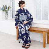 深いネイビーの地に咲く可憐な紫陽花が涼やかな風情を運び大人の女性の美しさを引き立… | GRAXIA | 詳細画像9