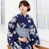 深いネイビーの地に咲く可憐な紫陽花が涼やかな風情を運び大人の女性の美しさを引き立… | GRAXIA | 詳細画像10