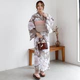 シックな色合いの薔薇が凛とした美しさを引き出し夏の装いに落ち着いた気品と華やぎを… | GRAXIA | 詳細画像2