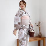 シックな色合いの薔薇が凛とした美しさを引き出し夏の装いに落ち着いた気品と華やぎを… | GRAXIA | 詳細画像7