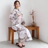 シックな色合いの薔薇が凛とした美しさを引き出し夏の装いに落ち着いた気品と華やぎを… | GRAXIA | 詳細画像9