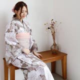 シックな色合いの薔薇が凛とした美しさを引き出し夏の装いに落ち着いた気品と華やぎを… | GRAXIA | 詳細画像10