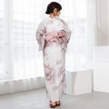 生成りの地に浮かぶスモーキーな花模様が繊細で優雅な表情を演出し夏の夜を品よく彩る… | GRAXIA | 詳細画像4