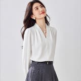 ホワイト | サテン風シャツブラウス Vネックトップス | WITCH