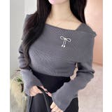 チャコールグレー/A | 12Gブローチ付オフショルニット | INGNI