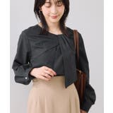 ブラック(01) | フロントねじりデザインブラウス | VIS 