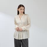 オフホワイト | 割繊サテンキーネックペプラムブラウス≪手洗い可能≫ | QUEENS COURT