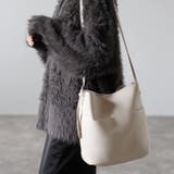 アイボリー | スクエア型 ショルダーバッグ  1枚革風  長さ調節可能  12-1130 | GUSCIO