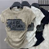 BEIGE | デニムワッペン サイドシャーリングトップス/刺繍ロゴ/ショート丈 | LETee
