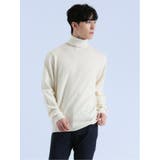 01白 | ミドルゲージ タートルネック ニット | TAKA-Q MEN