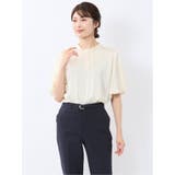 02アイボリー | シボサテン ギャザーネック半袖プルオーバーブラウス | TAKA-Q WOMEN