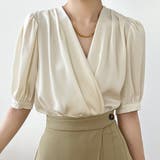 ホワイト | カシュクール風のデザインが特徴のVネックブラウス 上品 綺麗 | maison de LATIR